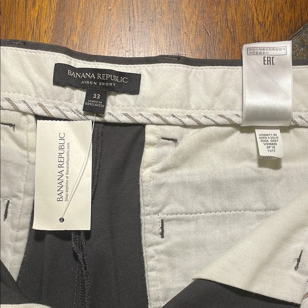 Banana Republic Men’s Aiden Shorts. Color Dark Gray, Size 33, Retail $55. NWT.